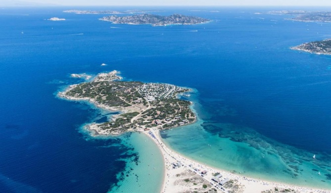 Isola dei Gabbiani - Land of water