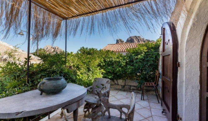 Luxury Cottage a San Pantaleo. Casa Il Glicine