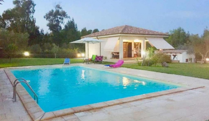 Villa con piscina a 2km dal mare di Alghero con AC e WiFi per 6